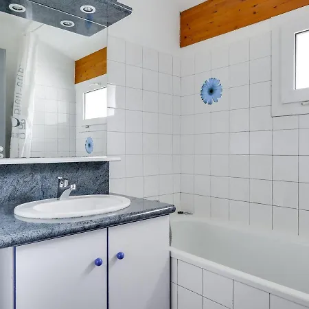 Holiday home Maison 4 Pers. Avec Jardin Clos, Proche Et Centre, Quartier Calme - Fr-1-521-24 *