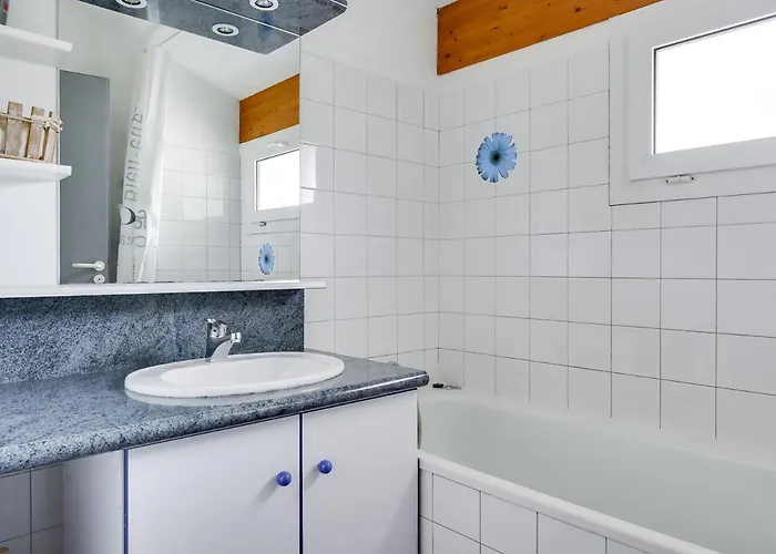 Holiday home Maison 4 Pers. Avec Jardin Clos, Proche Et Centre, Quartier Calme - Fr-1-521-24 *